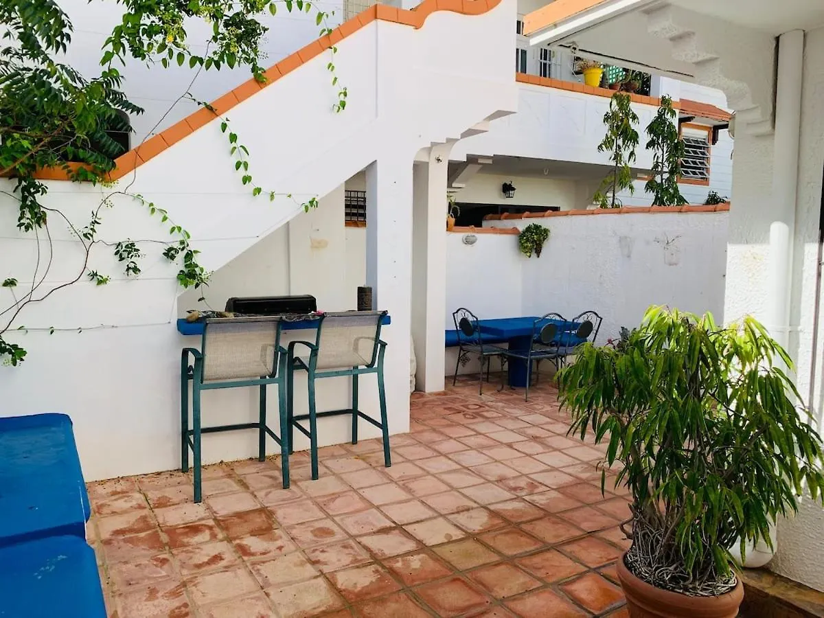 Footprints Beach House At Yardley Place San Juan