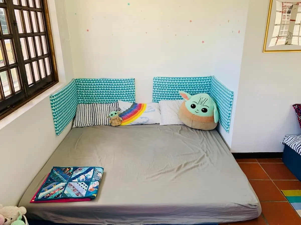 Footprints Beach House At Yardley Place San Juan Holiday home