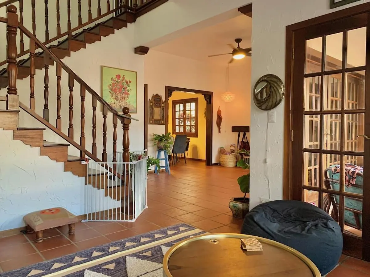 Footprints Beach House At Yardley Place San Juan Holiday home